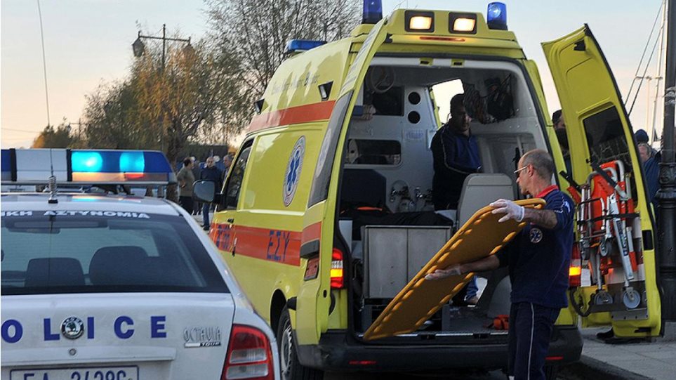 Τροχαίο με δύο τραυματίες στο δρόμο Αμπελώνα - Τυρνάβου 